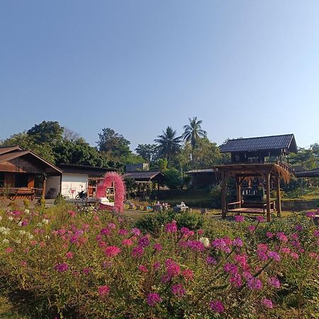 ม่วนใจ๋ปันสุข โฮมสเตย์แอนคาเฟ่ Muanjai Punsuk Homestay And Cafe Chom Thong Exterior photo