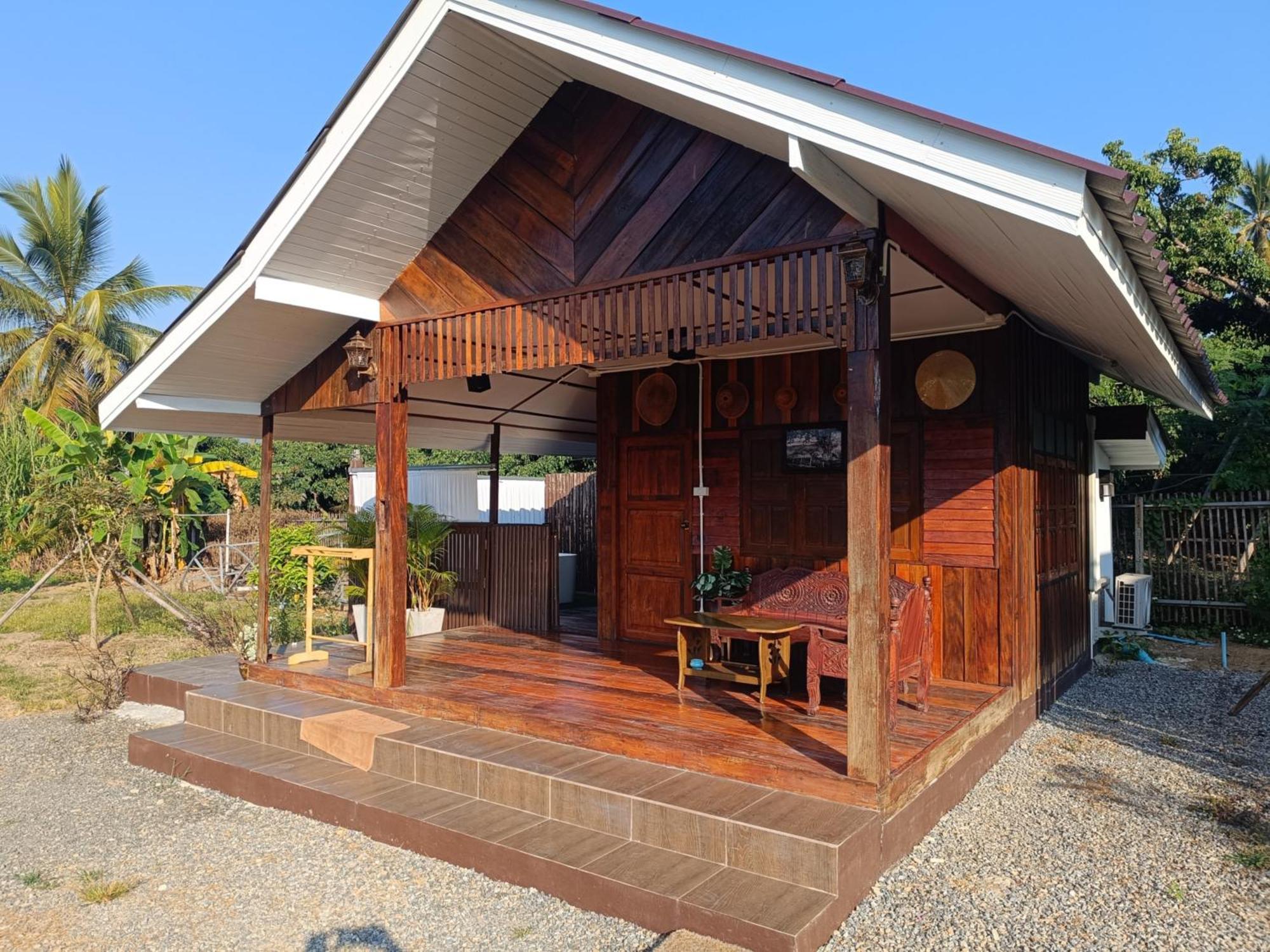 ม่วนใจ๋ปันสุข โฮมสเตย์แอนคาเฟ่ Muanjai Punsuk Homestay And Cafe Chom Thong Exterior photo