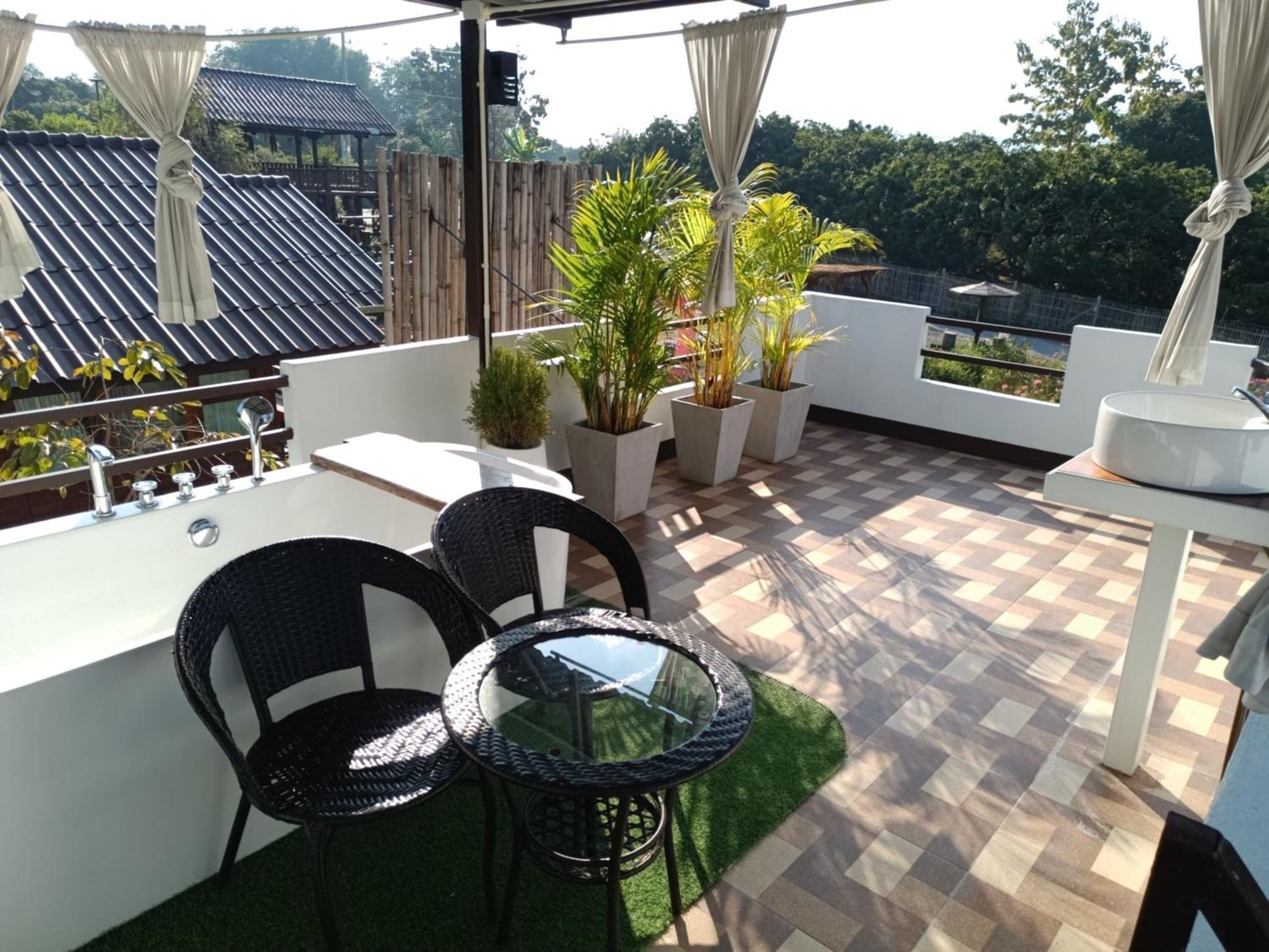 ม่วนใจ๋ปันสุข โฮมสเตย์แอนคาเฟ่ Muanjai Punsuk Homestay And Cafe Chom Thong Exterior photo
